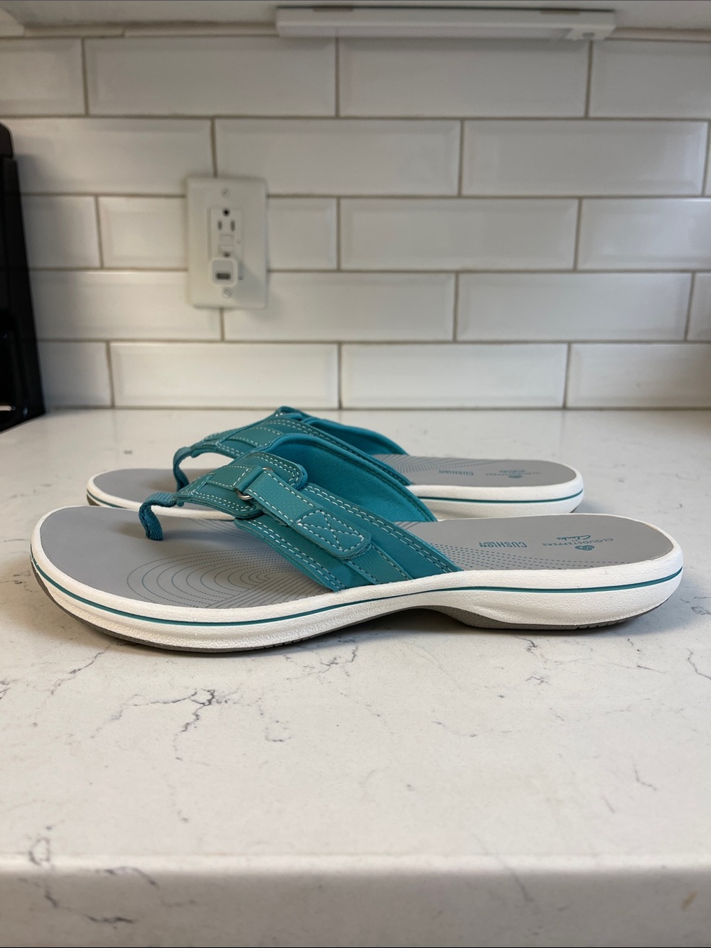 Women's Clarks, Breeze Sea Sandal - Teal / Turquoise - Size 9 Worn 4-5 Times - Picture 14 of 17